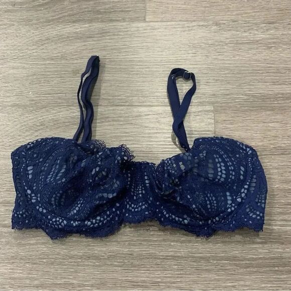 3/$25 ✺ Victoria's Secret Lace Navy Blue Underwire  Unlined Bra 32b - Picture 1 of 3